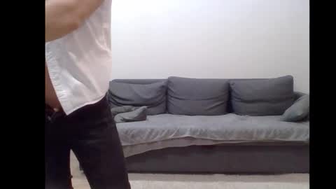 Snapshot of beniamain chatting on February 15, 4:01 pm Alan online show from February 15, 4:01 pm