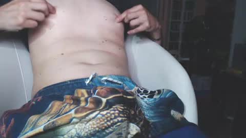 Snapshot of benijamin chatting on July 28, 9:47 pm benijamin online show from July 28, 9:47 pm