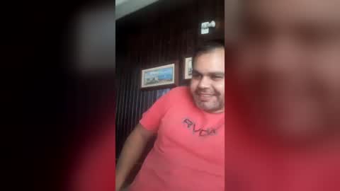 Snapshot of benjamin_anderson chatting on June 27, 12:22 pm Anderson A Calculadora loves Isa 3 online show from June 27, 12:22 pm