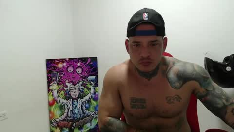 benjamin_isaac online show from April 29, 11:55 pm