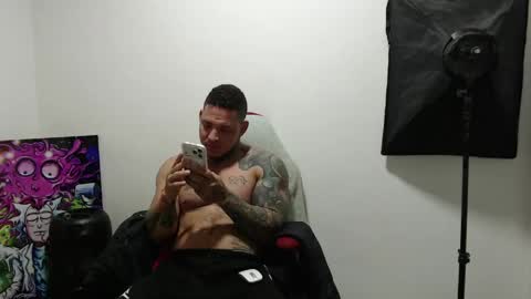 benjamin_isaac online show from June 5, 12:22 pm