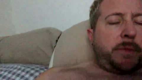 Snapshot of benjohny10 chatting on September 30, 11:04 am benzguy online show from September 30, 11:04 am