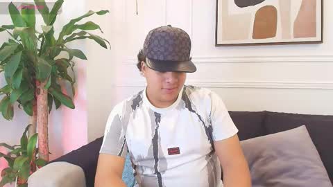 bennett_alejoo online show from October 28, 7:05 pm