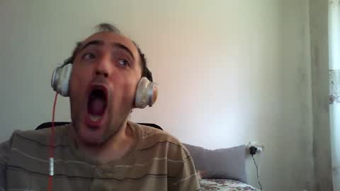 Snapshot of bentish chatting on June 25, 6:40 am bentish online show from June 25, 6:40 am