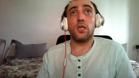 Snapshot of bentish chatting on July 6, 10:56 am bentish online show from July 6, 10:56 am
