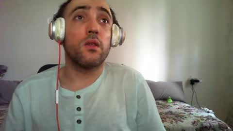 Snapshot of bentish chatting on July 8, 7:13 am bentish online show from July 8, 7:13 am