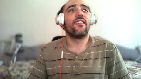 Snapshot of bentish chatting on July 23, 8:12 am bentish online show from July 23, 8:12 am