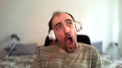 Snapshot of bentish chatting on July 24, 6:55 am bentish online show from July 24, 6:55 am