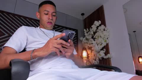 bento_fox online show from December 5, 3:15 am