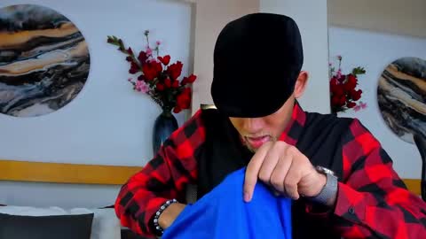 bento_fox online show from April 5, 3:15 am