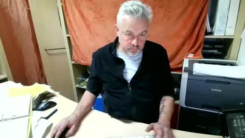 Snapshot of berg_boy chatting on December 4, 1:09 pm Martin online show from December 4, 1:09 pm