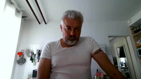 Snapshot of berg_boy chatting on October 16, 10:38 am Martin online show from October 16, 10:38 am