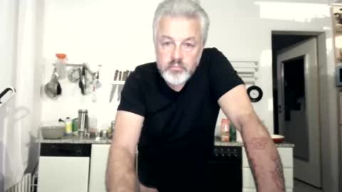 Martin online show from November 17, 10:15 pm