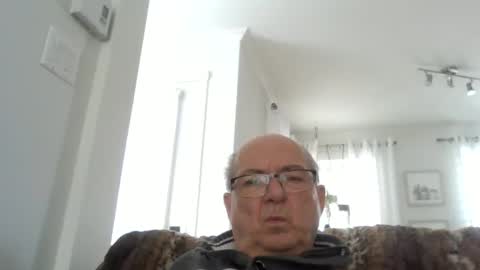 bernard1102 online show from February 25, 1:43 pm