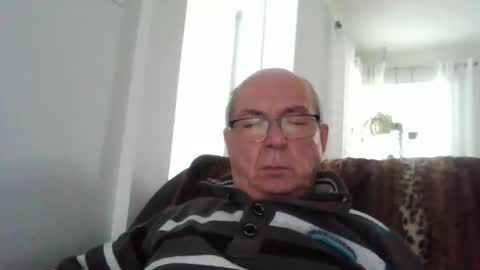 bernard1102 online show from March 3, 1:39 pm