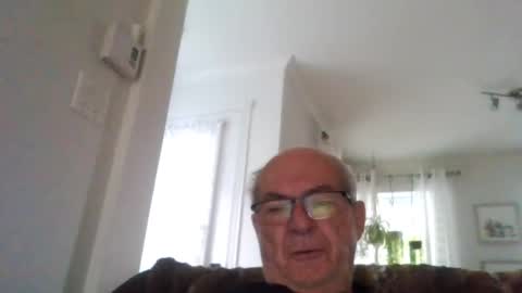 Snapshot of bernard1102 chatting on June 30, 9:43 am bernard1102 online show from June 30, 9:43 am