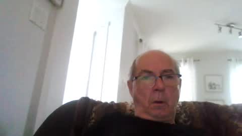Snapshot of bernard1102 chatting on July 13, 10:51 am bernard1102 online show from July 13, 10:51 am