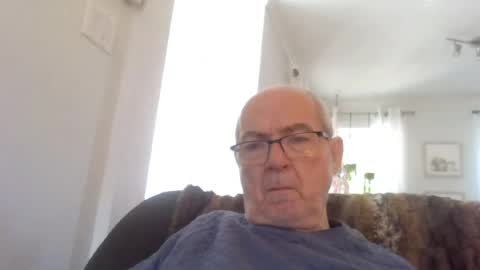 Snapshot of bernard1102 chatting on July 15, 11:59 am bernard1102 online show from July 15, 11:59 am