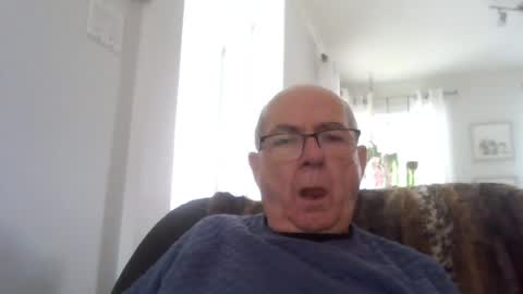 Snapshot of bernard1102 chatting on July 16, 12:55 pm bernard1102 online show from July 16, 12:55 pm