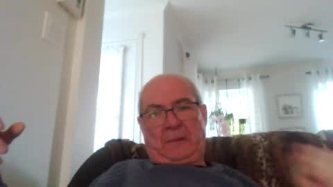 Snapshot of bernard1102 chatting on July 20, 10:39 am bernard1102 online show from July 20, 10:39 am