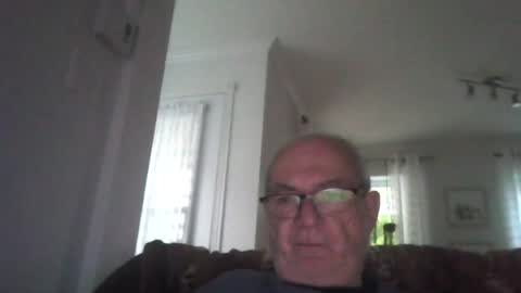 Snapshot of bernard1102 chatting on July 22, 11:13 am bernard1102 online show from July 22, 11:13 am