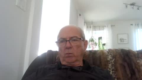Snapshot of bernard1102 chatting on July 31, 1:54 pm bernard1102 online show from July 31, 1:54 pm