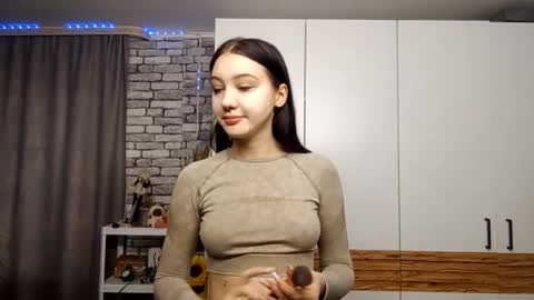 Amber online show from February 8, 9:13 am