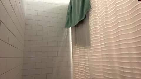 berriess_ online show from April 9, 11:37 am