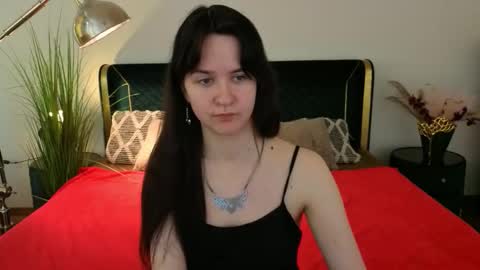 Violette online show from March 30, 1:01 pm