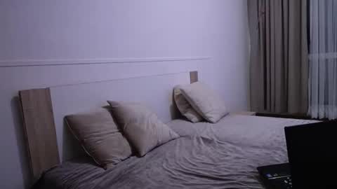 Snapshot of best_couple_for_u chatting on March 1, 6:43 pm Alex and Victoria online show from March 1, 6:43 pm