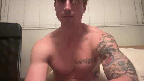 Snapshot of bestcoast35 chatting on November 23, 2:00 am Bestcoast3579 online show from November 23, 2:00 am