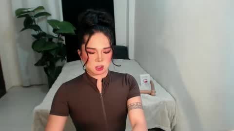 bestgirljulia online show from February 21, 7:20 am