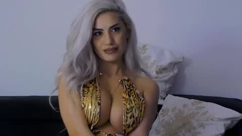 bethierusse online show from December 18, 5:24 am