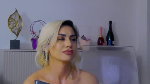 bethierusse online show from March 16, 2:39 am