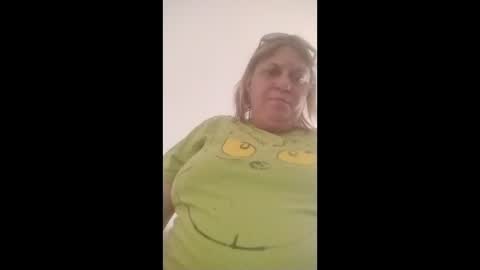 Snapshot of betsygore78 chatting on February 17, 6:03 pm betsygore78 online show from February 17, 6:03 pm