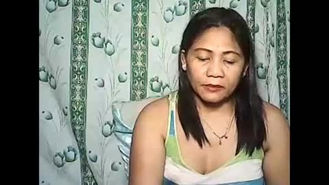 Snapshot of betty_83 chatting on January 3, 12:22 am betty_83 online show from January 3, 12:22 am