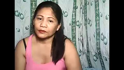 Snapshot of betty_83 chatting on January 10, 9:23 am betty_83 online show from January 10, 9:23 am