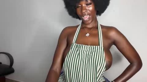 Snapshot of betty_fire_ chatting on June 10, 8:08 pm Adah online show from June 10, 8:08 pm