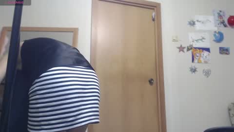 Snapshot of bettyburns chatting on February 26, 7:05 pm Betty online show from February 26, 7:05 pm