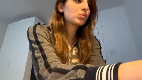 Snapshot of beulahweikert chatting on May 5, 5:32 pm Lina online show from May 5, 5:32 pm