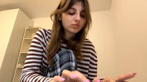 Snapshot of beulahweikert chatting on May 12, 5:43 pm Lina online show from May 12, 5:43 pm