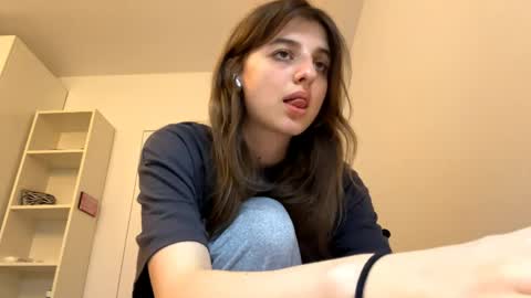 Snapshot of beulahweikert chatting on May 17, 5:20 pm Lina online show from May 17, 5:20 pm