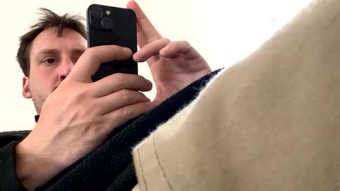 Snapshot of beutlin1234 chatting on May 17, 11:28 am Freshmilk online show from May 17, 11:28 am