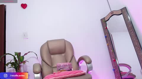 Snapshot of beuty_goddes777 chatting on September 22, 7:21 am Nicolle Aviles online show from September 22, 7:21 am