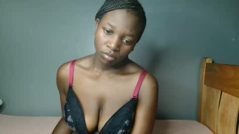 Snapshot of beverly_bay chatting on May 11, 10:51 pm beverly online show from May 11, 10:51 pm
