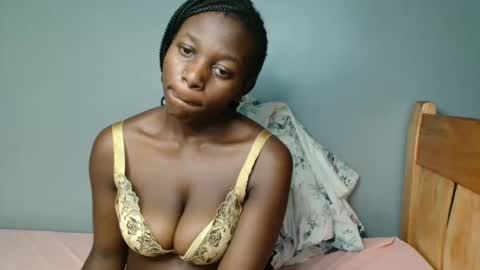 Snapshot of beverly_bay chatting on May 19, 2:01 pm beverly online show from May 19, 2:01 pm