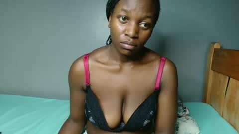 Snapshot of beverly_bay chatting on May 22, 2:30 am beverly online show from May 22, 2:30 am