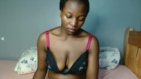 Snapshot of beverly_bay chatting on May 30, 12:02 pm beverly online show from May 30, 12:02 pm