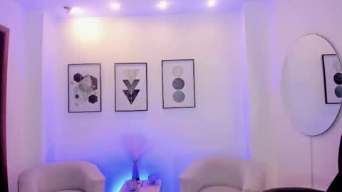 beverlyy johnson online show from January 18, 3:54 am