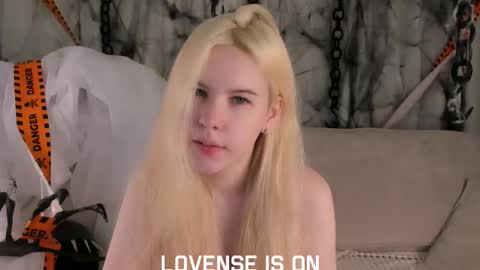 Eliz online show from November 4, 1:05 am